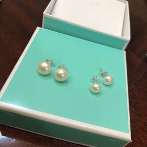 Authentic pearl studs size 1 cm
